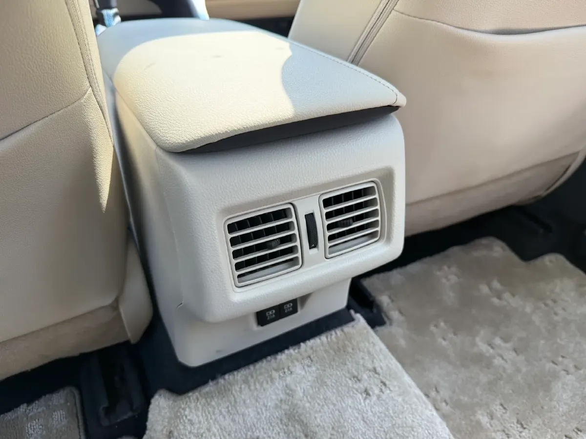 2019 Toyota Camry 2.0L 178HP L4 CVT,autocango,china used car exporter,china ev exporter,chinese used car exporter,chinese used ev exporter