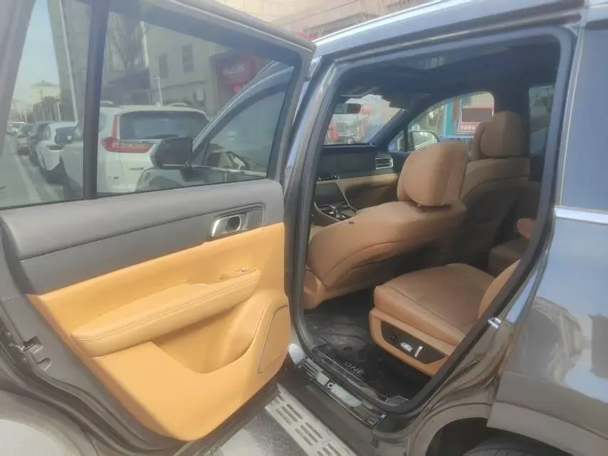 2021 Li ONE Range Extended 131HP REEV 40.5KWH,autocango,china used car exporter,china ev exporter,chinese used car exporter,chinese used ev exporter