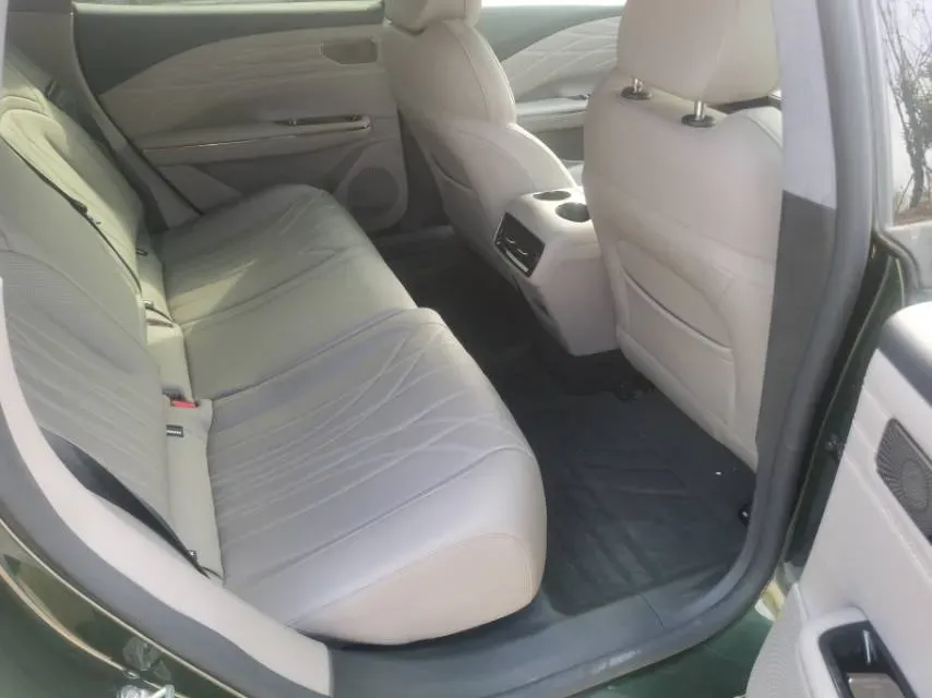 2025 Geely Galaxy Starshine 8 1.5T 163HP L4 3DHT PHEV 27.69KWH,autocango,china used car exporter,china ev exporter,chinese used car exporter,chinese used ev exporter