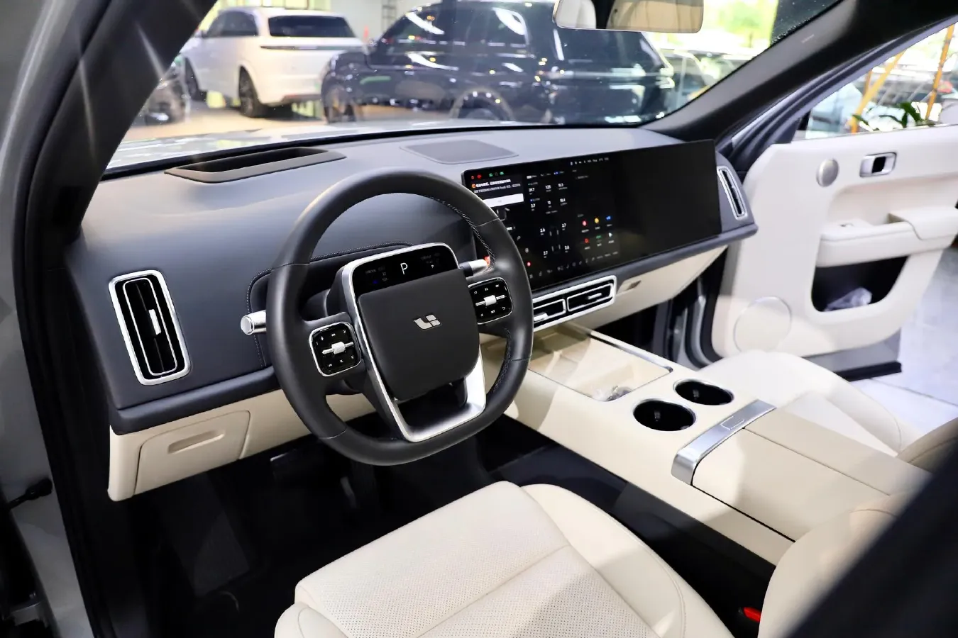 2024 Ford Bronco 2.3T 275HP L4 10AT,autocango,china used car exporter,china ev exporter,chinese used car exporter,chinese used ev exporter