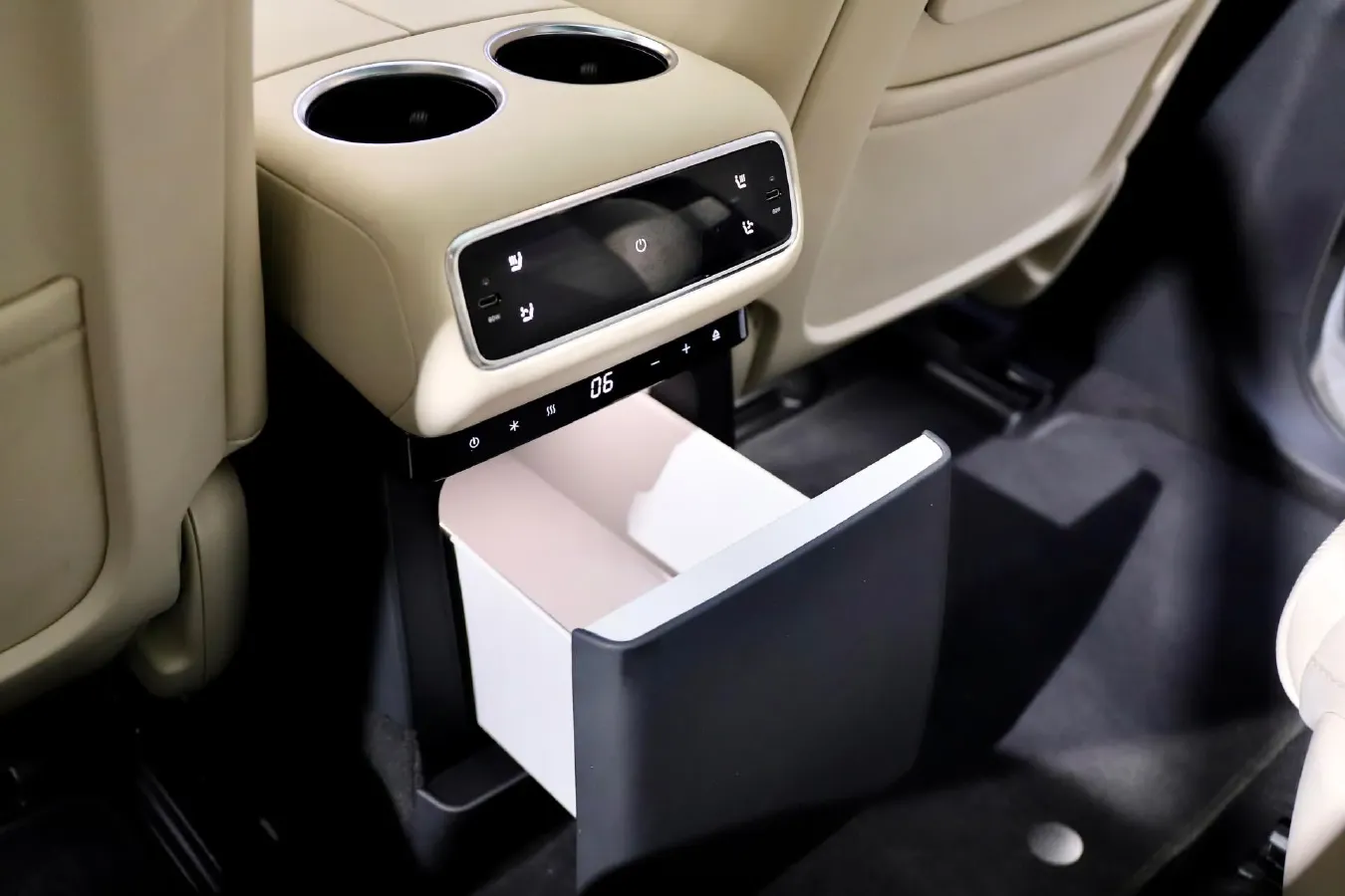 2024 Ford Bronco 2.3T 275HP L4 10AT,autocango,china used car exporter,china ev exporter,chinese used car exporter,chinese used ev exporter