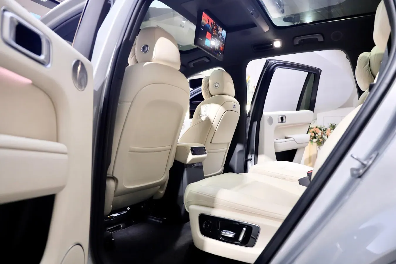 2024 Ford Bronco 2.3T 275HP L4 10AT,autocango,china used car exporter,china ev exporter,chinese used car exporter,chinese used ev exporter