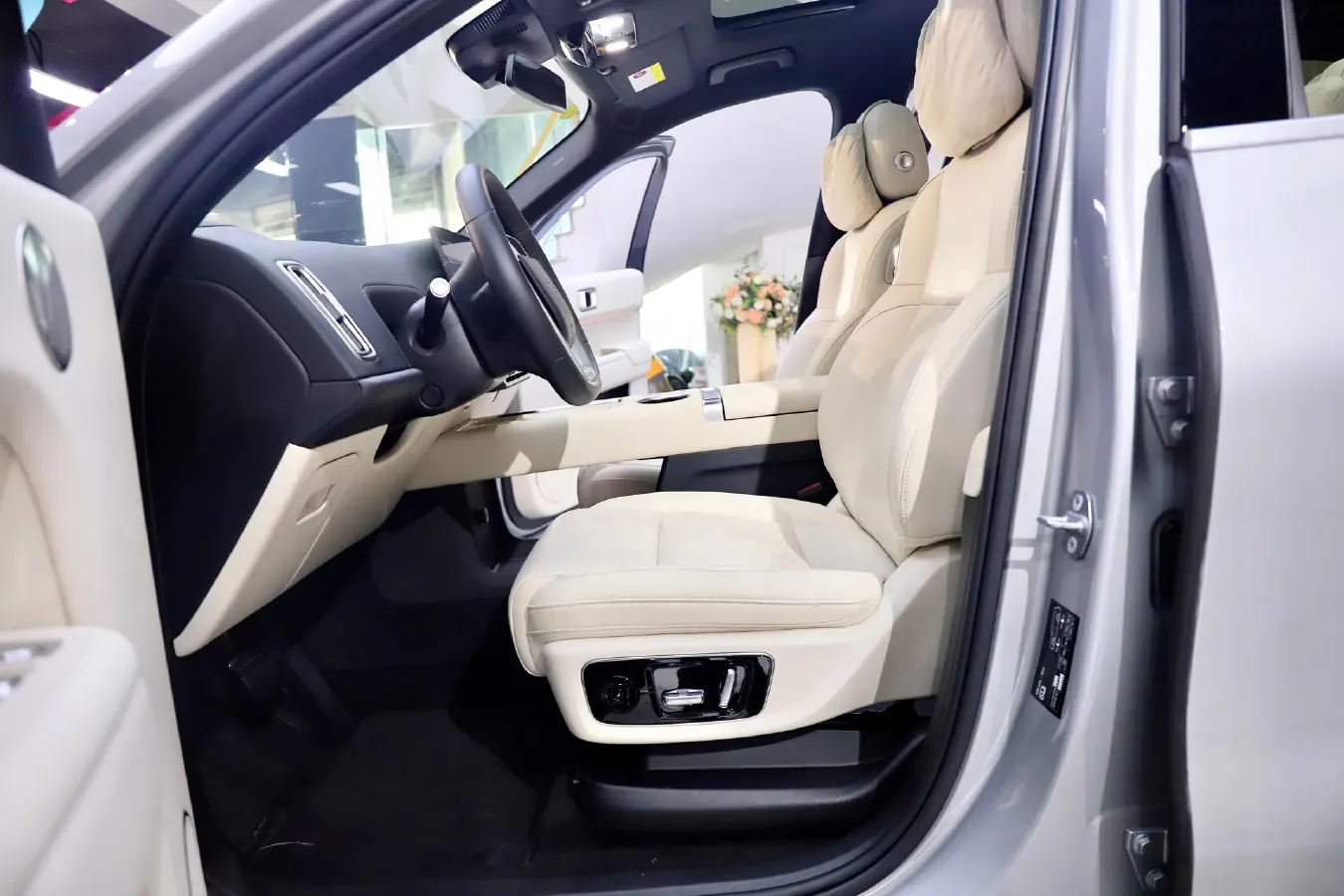 2024 Ford Bronco 2.3T 275HP L4 10AT,autocango,china used car exporter,china ev exporter,chinese used car exporter,chinese used ev exporter