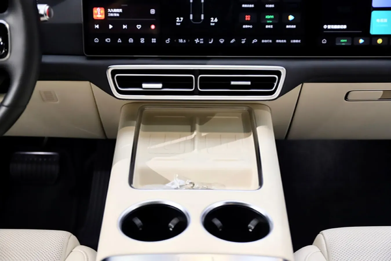 2024 Ford Bronco 2.3T 275HP L4 10AT,autocango,china used car exporter,china ev exporter,chinese used car exporter,chinese used ev exporter