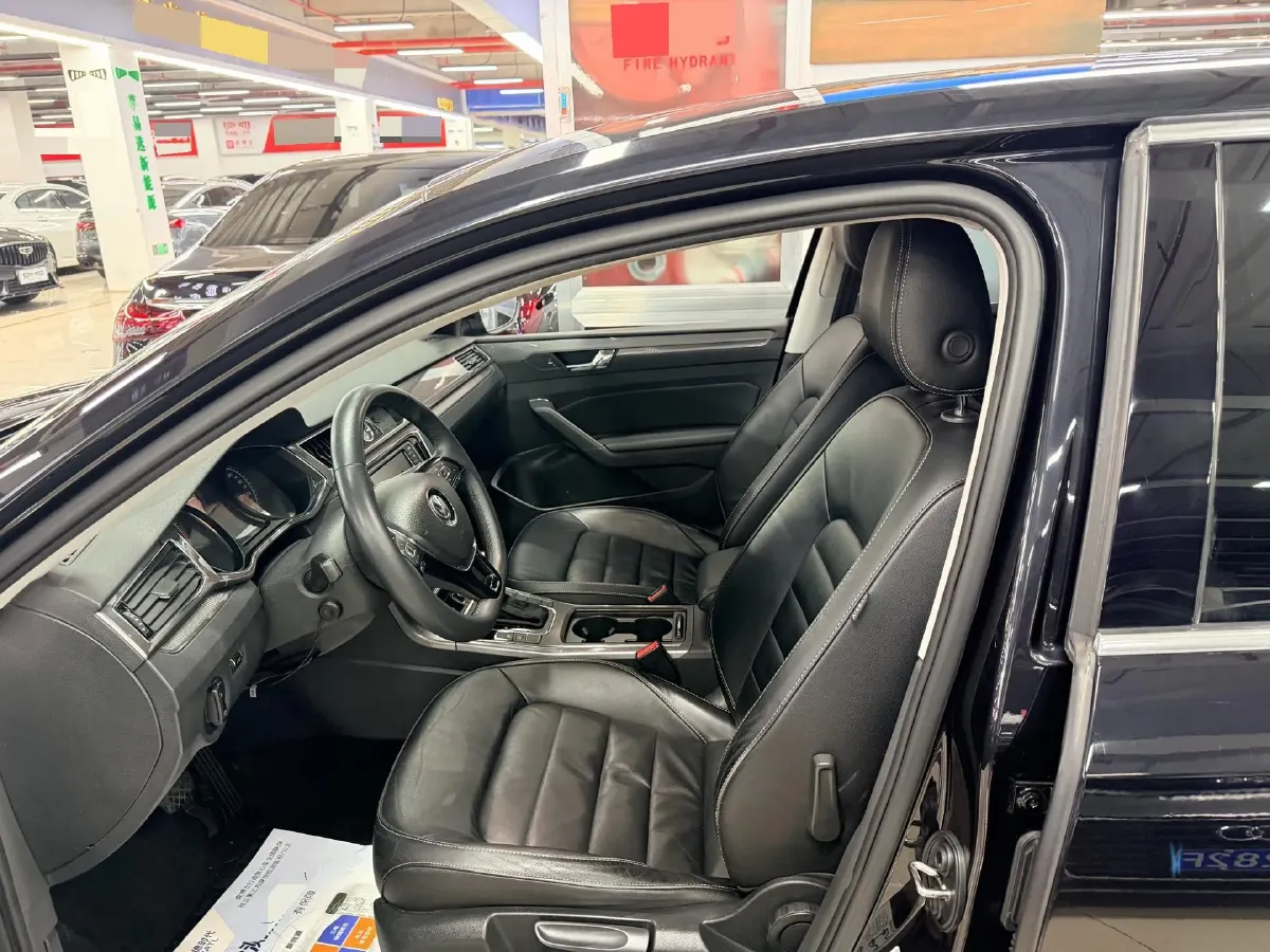 2015 Volkswagen Passat 1.8T 160HP L4 6AT,autocango,china used car exporter,china ev exporter,chinese used car exporter,chinese used ev exporter