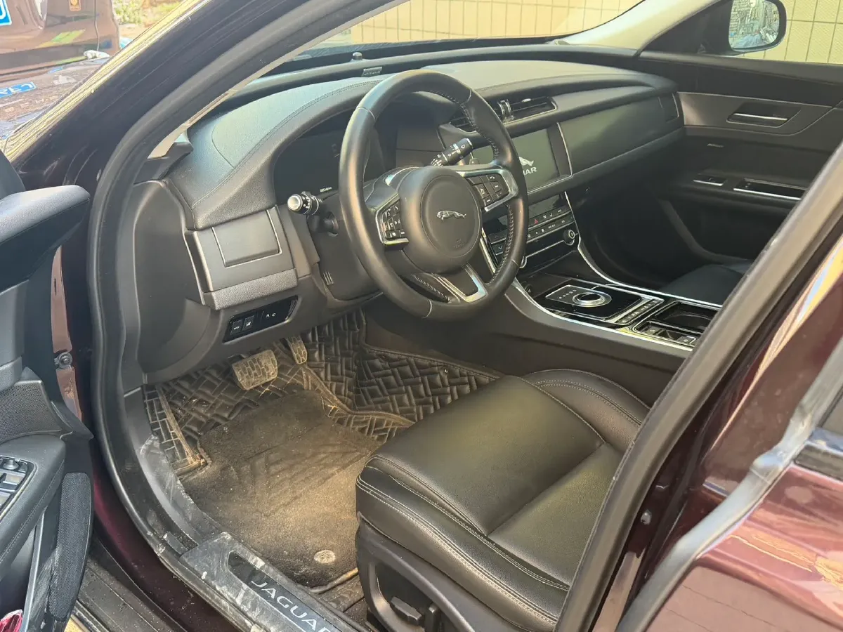 2020 Jaguar XFL 2.0T 200HP L4 8AT,autocango,china used car exporter,china ev exporter,chinese used car exporter,chinese used ev exporter