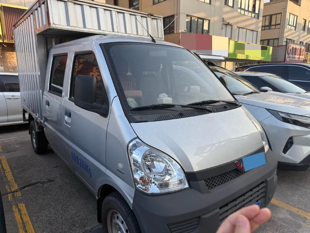 2021 WuLing RongGuang Mini Truck 1.5L 99HP L4 5MT,autocango,china used car exporter,china ev exporter,chinese used car exporter,chinese used ev exporter