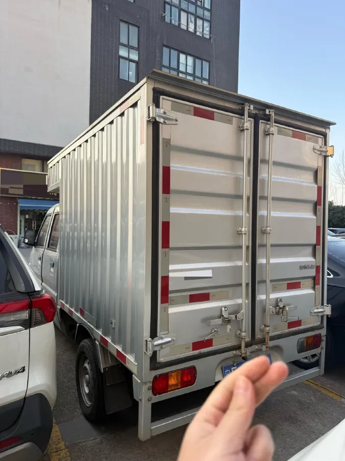 2021 WuLing RongGuang Mini Truck 1.5L 99HP L4 5MT,autocango,china used car exporter,china ev exporter,chinese used car exporter,chinese used ev exporter