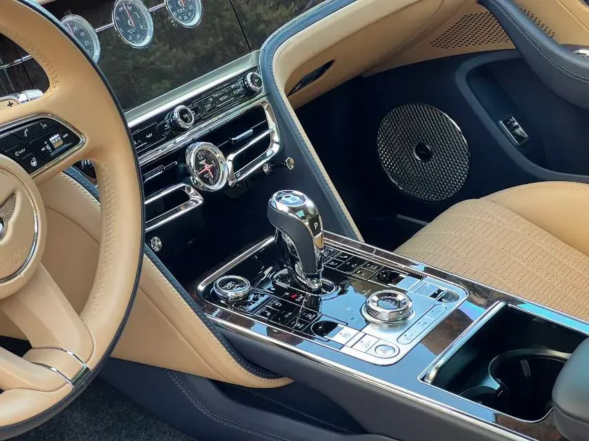 2022 Bentley Flying Spur 4.0T 550HP V8 8DCT,autocango,china used car exporter,china ev exporter,chinese used car exporter,chinese used ev exporter