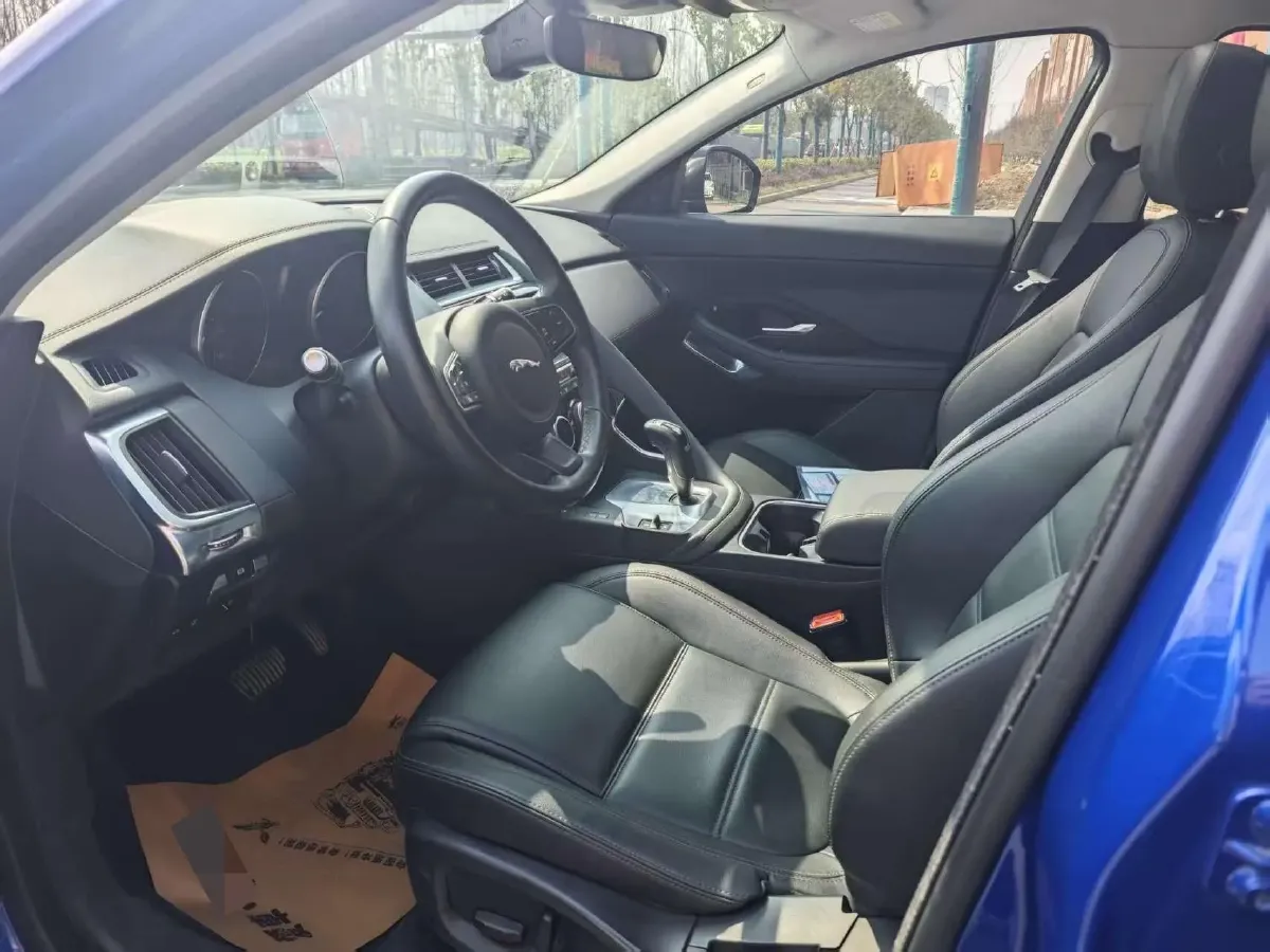 2018 Jaguar E-PACE 2.0T 249HP L4 9AT,autocango,china used car exporter,china ev exporter,chinese used car exporter,chinese used ev exporter