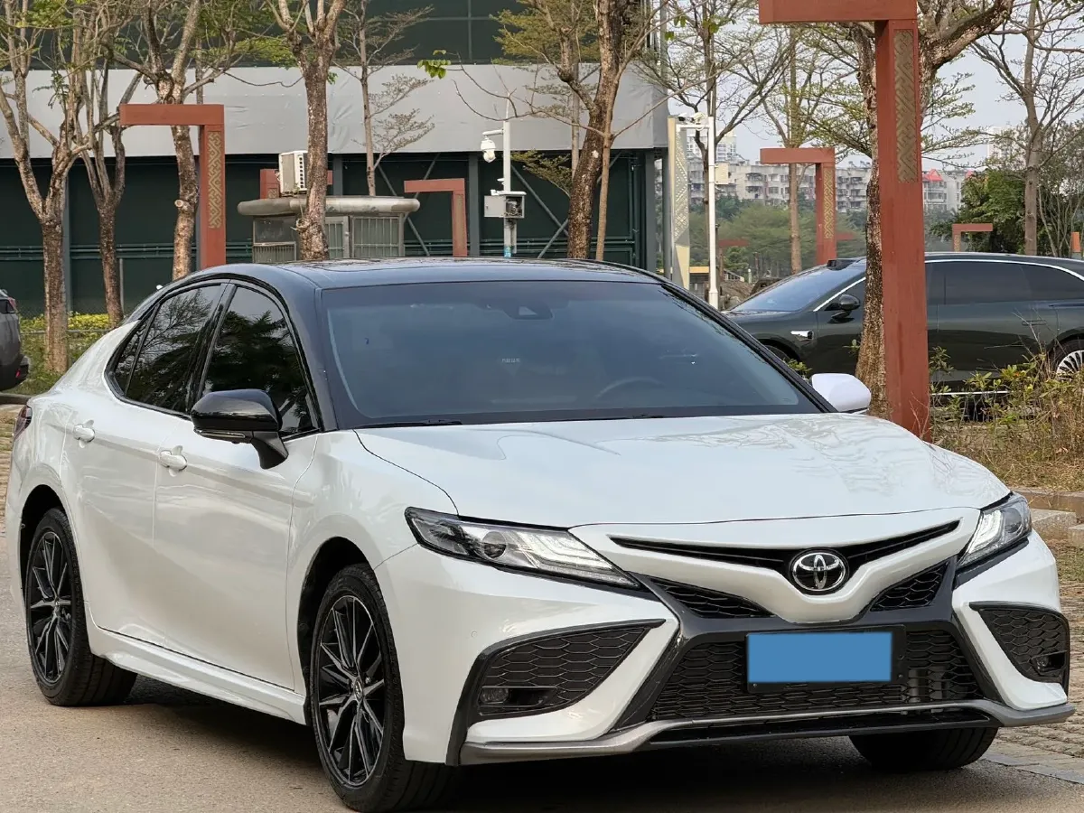 2022 Toyota Camry 2.5L 209HP L4 8AT,autocango,china used car exporter,china ev exporter,chinese used car exporter,chinese used ev exporter