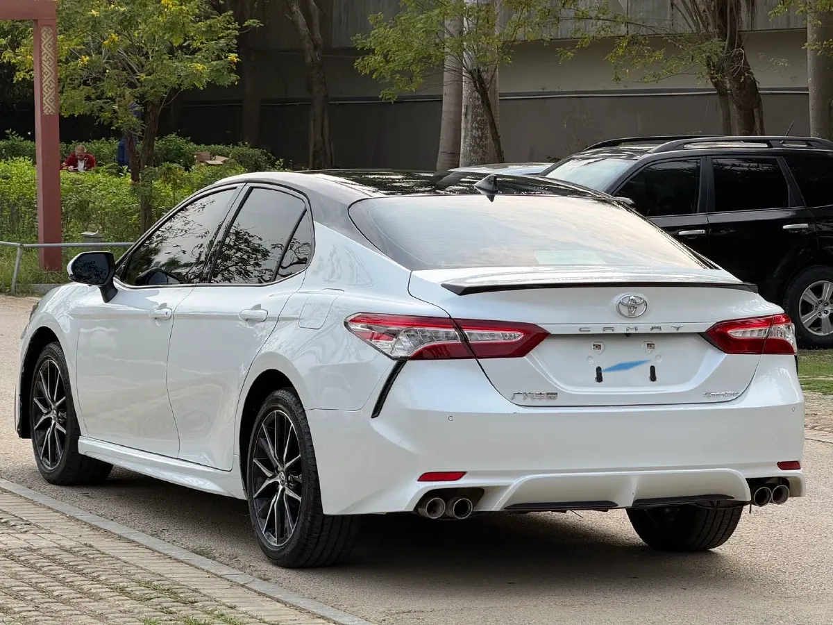 2022 Toyota Camry 2.5L 209HP L4 8AT,autocango,china used car exporter,china ev exporter,chinese used car exporter,chinese used ev exporter