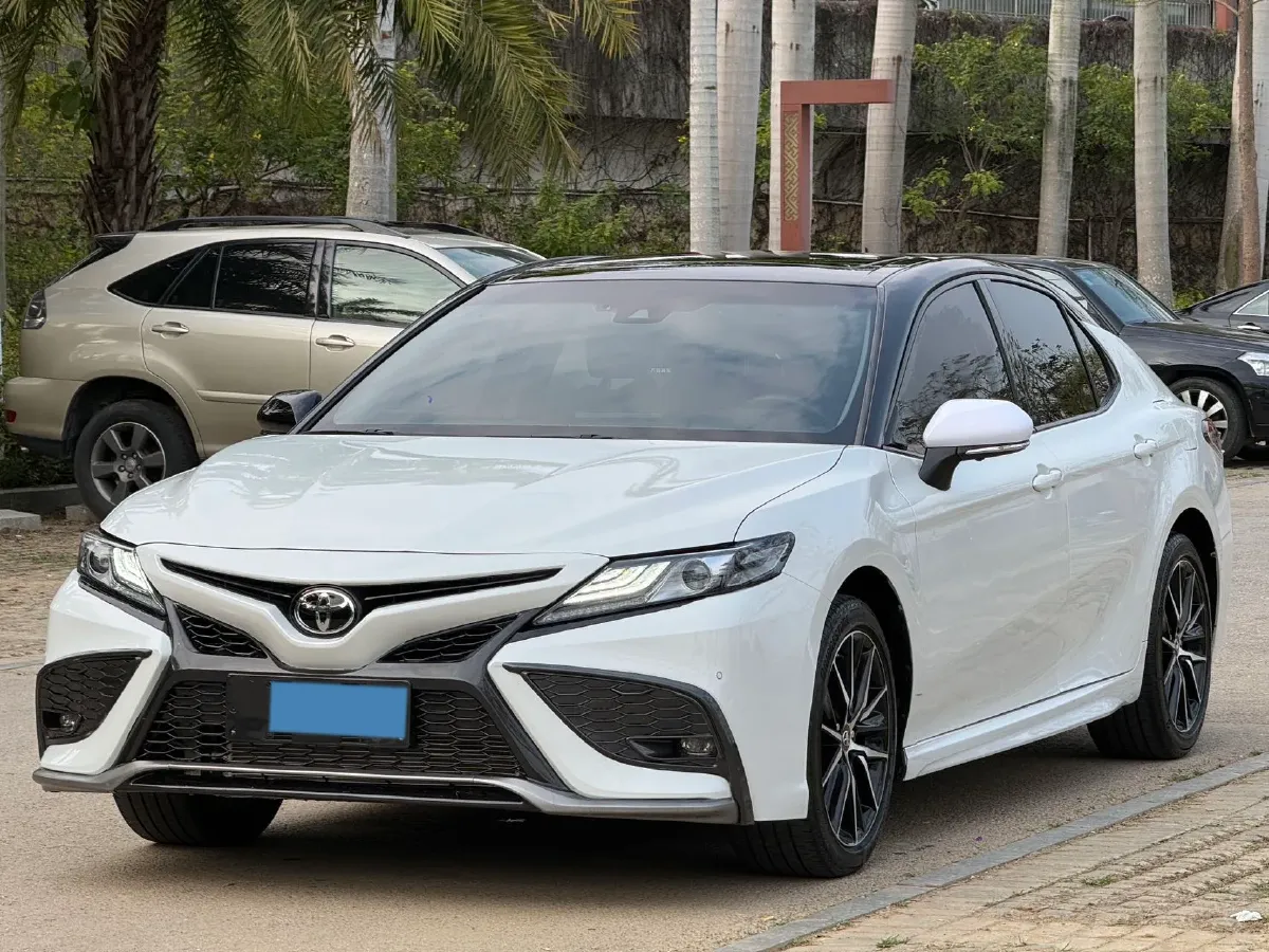 2022 Toyota Camry 2.5L 209HP L4 8AT,autocango,china used car exporter,china ev exporter,chinese used car exporter,chinese used ev exporter