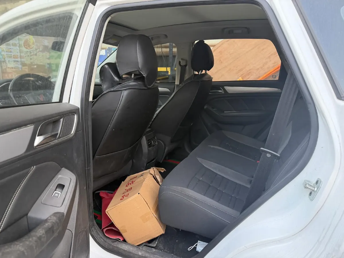 2020 Roewe i6 1.5T 169HP L4 7DCT,autocango,china used car exporter,china ev exporter,chinese used car exporter,chinese used ev exporter