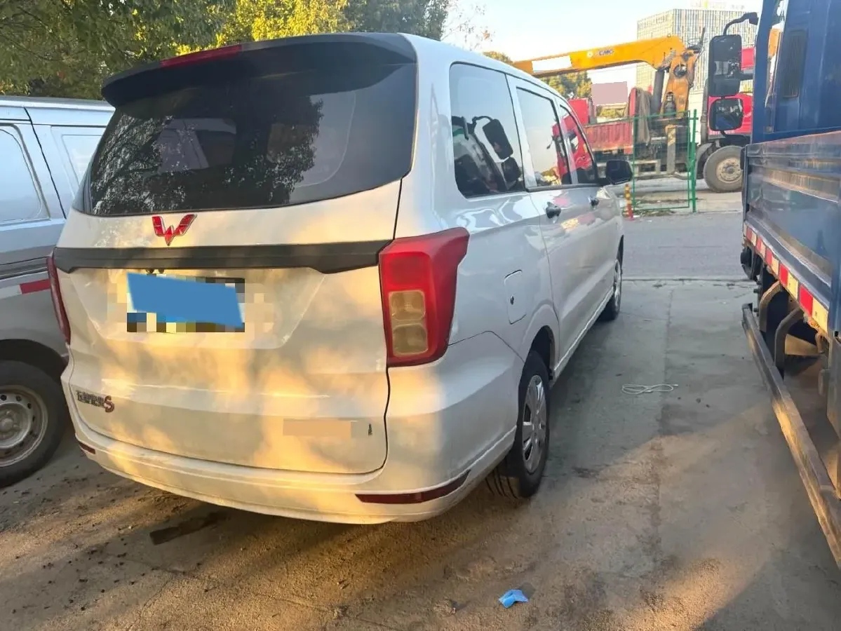 2019 WuLing HongGuang 1.5L 99HP L4 6MT,autocango,china used car exporter,china ev exporter,chinese used car exporter,chinese used ev exporter