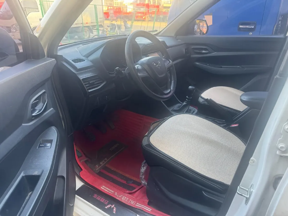 2019 WuLing HongGuang 1.5L 99HP L4 6MT,autocango,china used car exporter,china ev exporter,chinese used car exporter,chinese used ev exporter