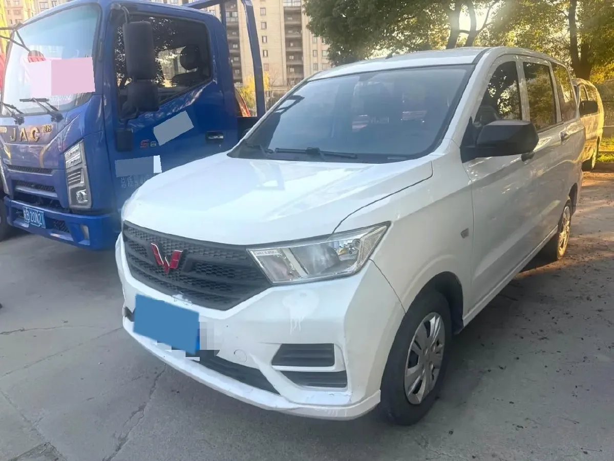 2019 WuLing HongGuang 1.5L 99HP L4 6MT,autocango,china used car exporter,china ev exporter,chinese used car exporter,chinese used ev exporter