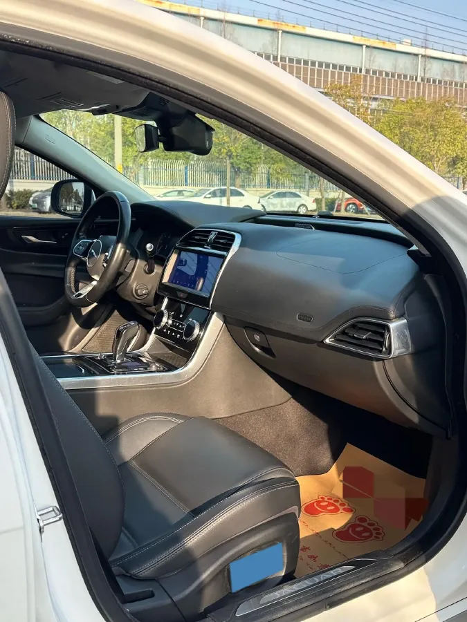 2020 Jaguar XEL 2.0T 200HP L4 8AT,autocango,china used car exporter,china ev exporter,chinese used car exporter,chinese used ev exporter