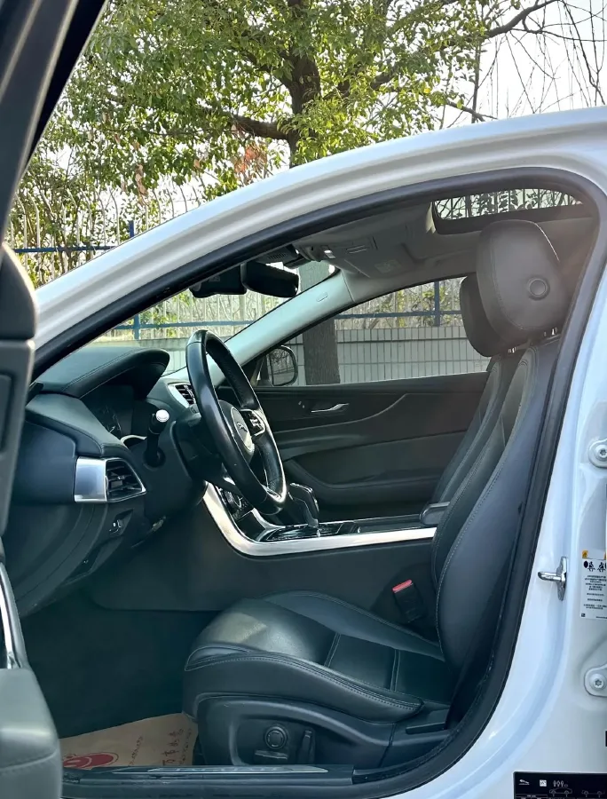 2020 Jaguar XEL 2.0T 200HP L4 8AT,autocango,china used car exporter,china ev exporter,chinese used car exporter,chinese used ev exporter