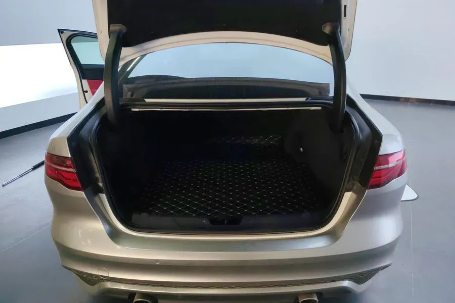 2024 Jaguar XEL 2.0T 250HP L4 8AT,autocango,china used car exporter,china ev exporter,chinese used car exporter,chinese used ev exporter