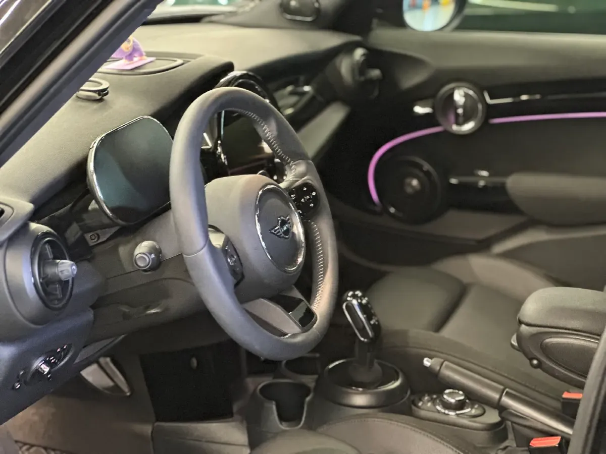 2023 MINI MINI 2.0T 178HP L4 7DCT,autocango,china used car exporter,china ev exporter,chinese used car exporter,chinese used ev exporter