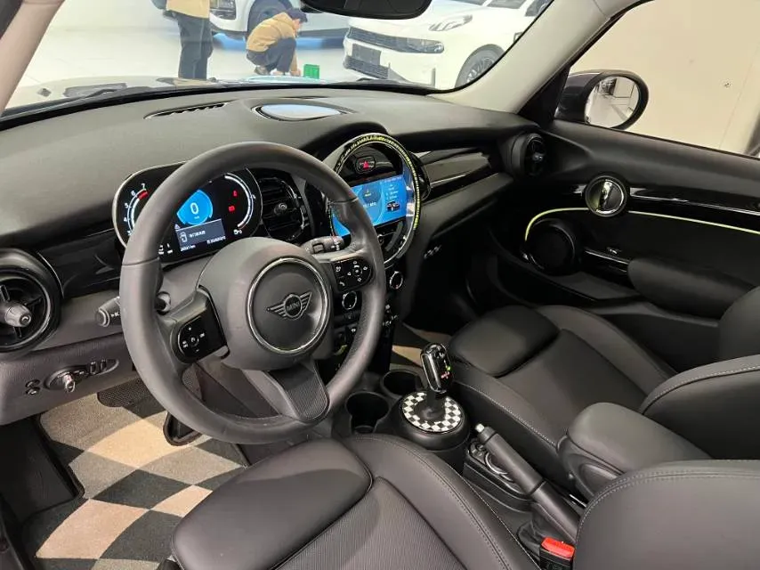 2023 MINI MINI 1.5T 136HP L3 7DCT,autocango,china used car exporter,china ev exporter,chinese used car exporter,chinese used ev exporter