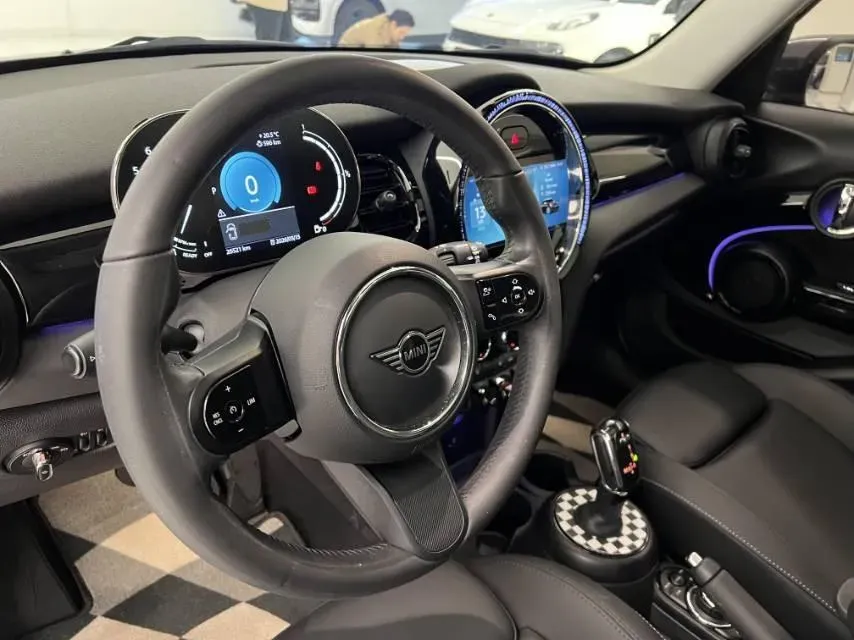 2023 MINI MINI 1.5T 136HP L3 7DCT,autocango,china used car exporter,china ev exporter,chinese used car exporter,chinese used ev exporter