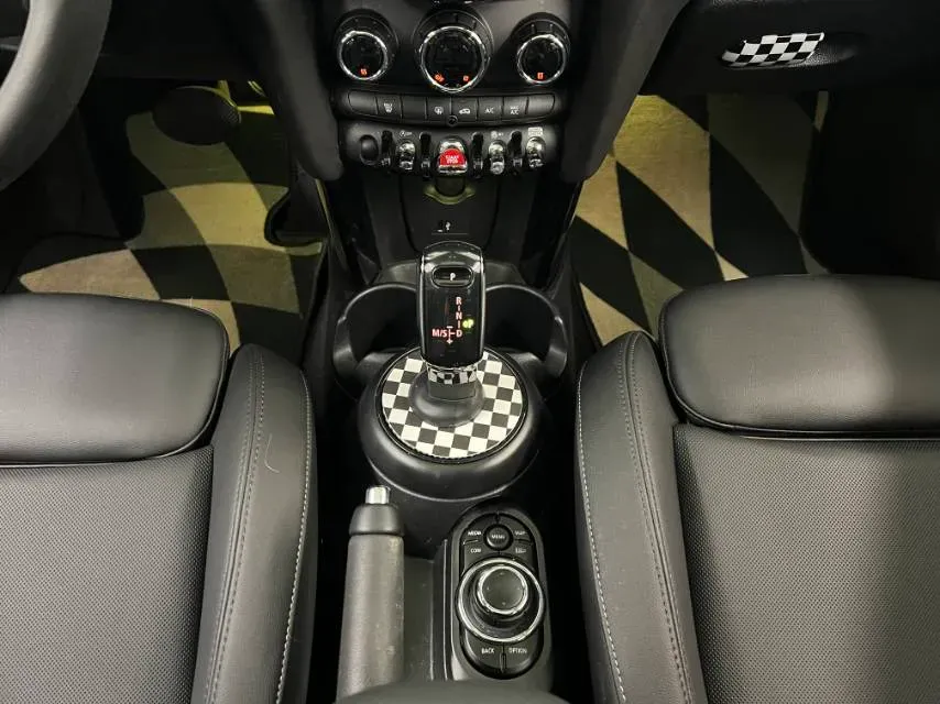 2023 MINI MINI 1.5T 136HP L3 7DCT,autocango,china used car exporter,china ev exporter,chinese used car exporter,chinese used ev exporter