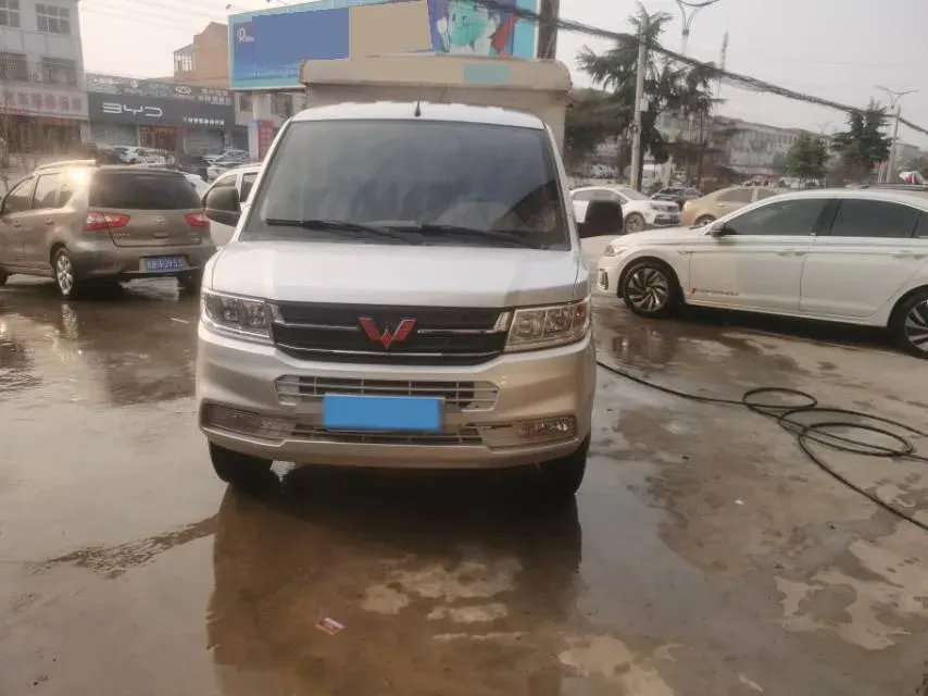 2022 WuLing RongGuang New Truck 1.8L 125HP L4 5MT,autocango,china used car exporter,china ev exporter,chinese used car exporter,chinese used ev exporter