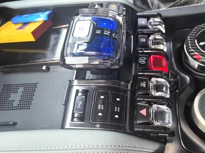 2024 Jaguar XEL 2.0T 250HP L4 8AT,autocango,china used car exporter,china ev exporter,chinese used car exporter,chinese used ev exporter