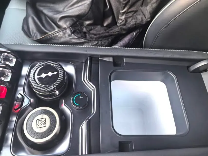 2024 Jaguar XEL 2.0T 250HP L4 8AT,autocango,china used car exporter,china ev exporter,chinese used car exporter,chinese used ev exporter