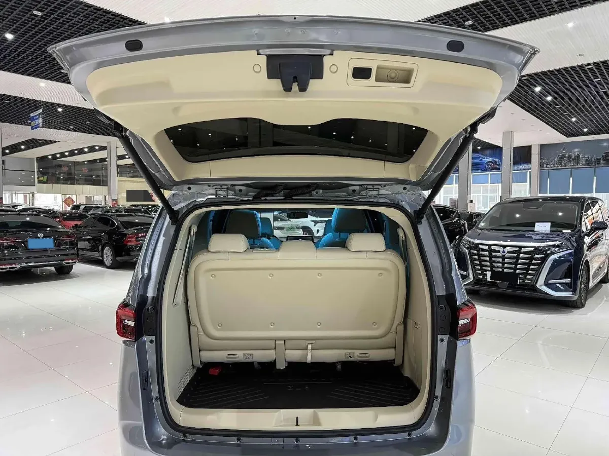 2023 Buick GL8 2.0T 237HP L4 9AT,autocango,china used car exporter,china ev exporter,chinese used car exporter,chinese used ev exporter