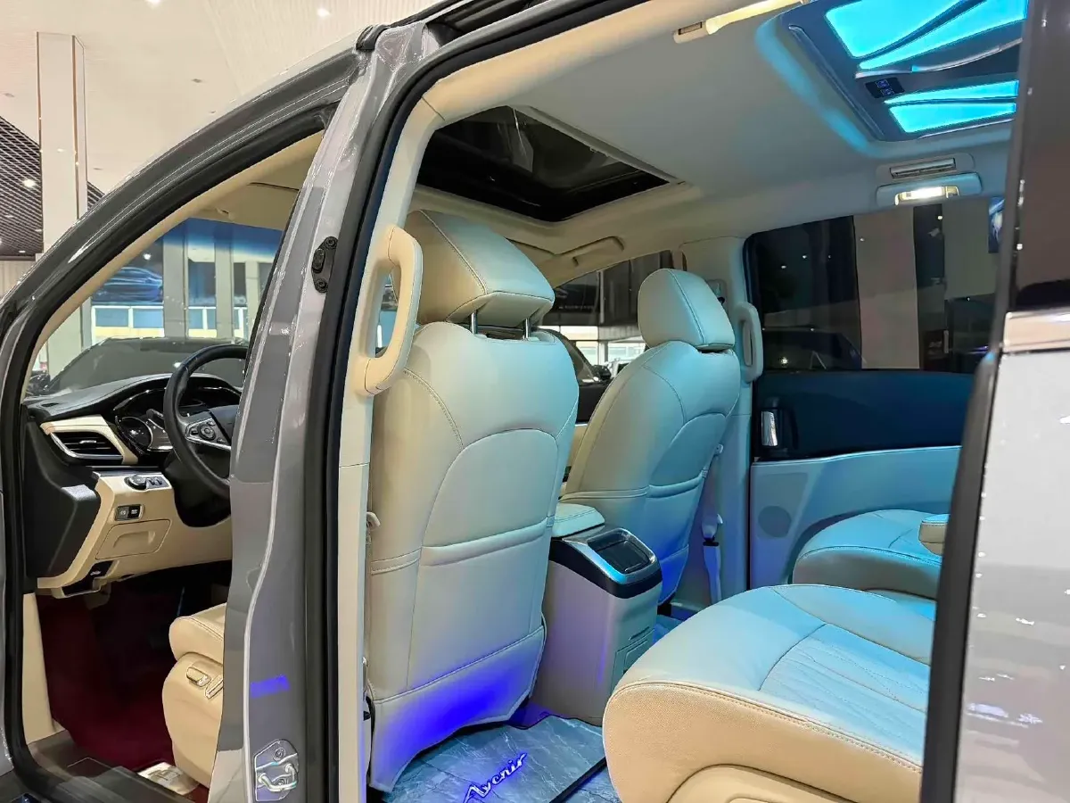 2023 Buick GL8 2.0T 237HP L4 9AT,autocango,china used car exporter,china ev exporter,chinese used car exporter,chinese used ev exporter