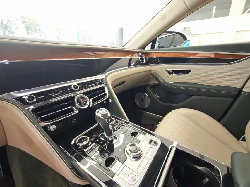 2022 Bentley Flying Spur 2.9T 416HP V6 8DCT PHEV 18KWH,autocango,china used car exporter,china ev exporter,chinese used car exporter,chinese used ev exporter