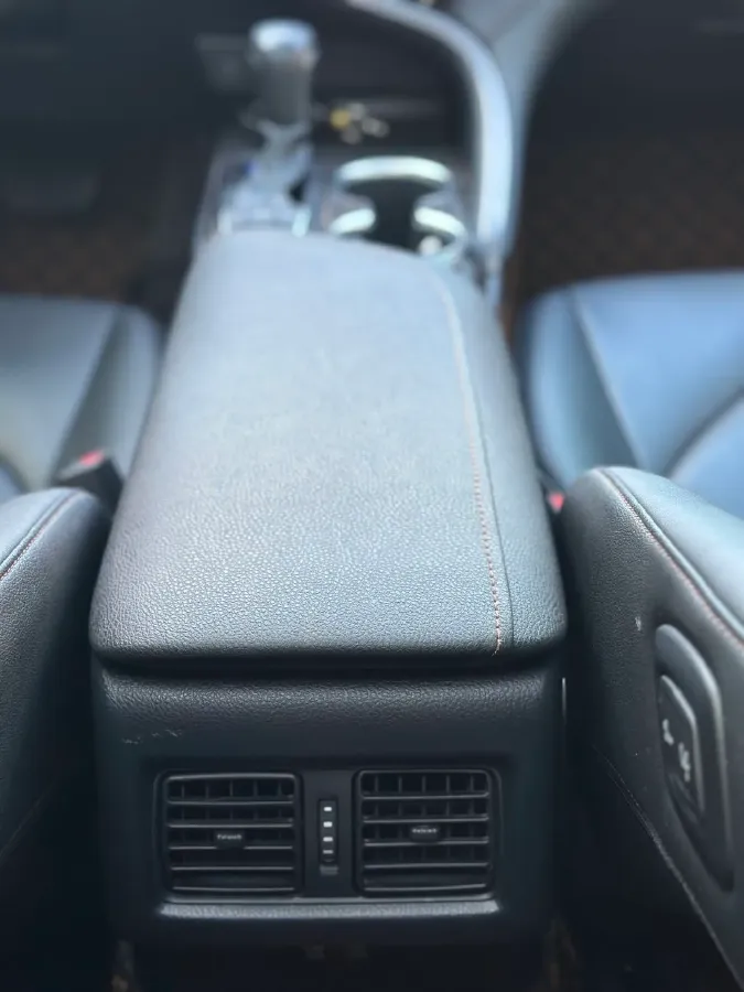 2019 Toyota Camry 2.5L 209HP L4 8AT,autocango,china used car exporter,china ev exporter,chinese used car exporter,chinese used ev exporter