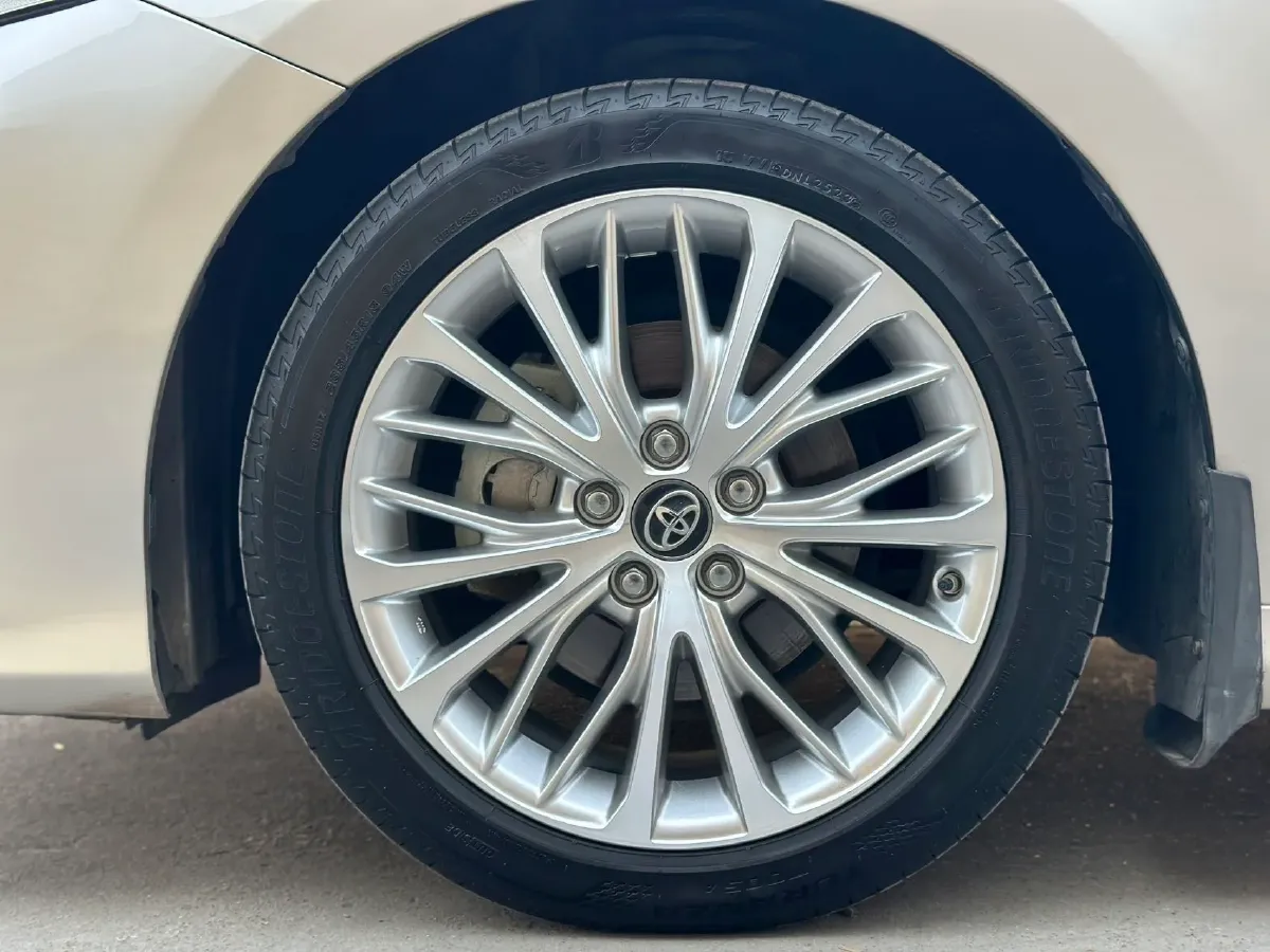 2019 Toyota Camry 2.5L 209HP L4 8AT,autocango,china used car exporter,china ev exporter,chinese used car exporter,chinese used ev exporter