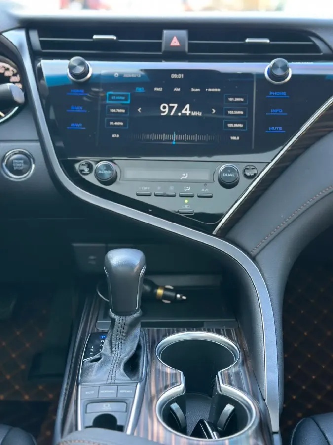 2019 Toyota Camry 2.5L 209HP L4 8AT,autocango,china used car exporter,china ev exporter,chinese used car exporter,chinese used ev exporter