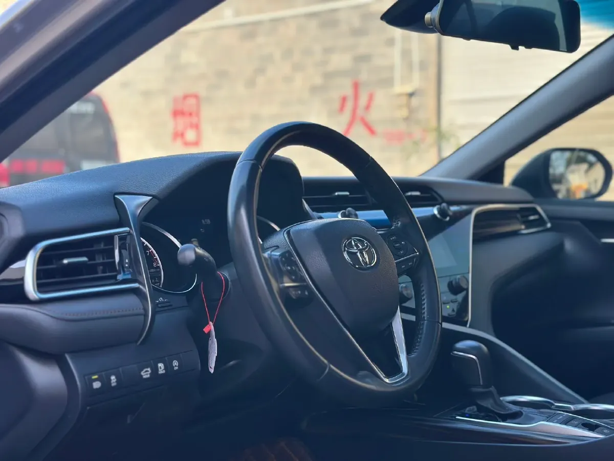 2019 Toyota Camry 2.5L 209HP L4 8AT,autocango,china used car exporter,china ev exporter,chinese used car exporter,chinese used ev exporter