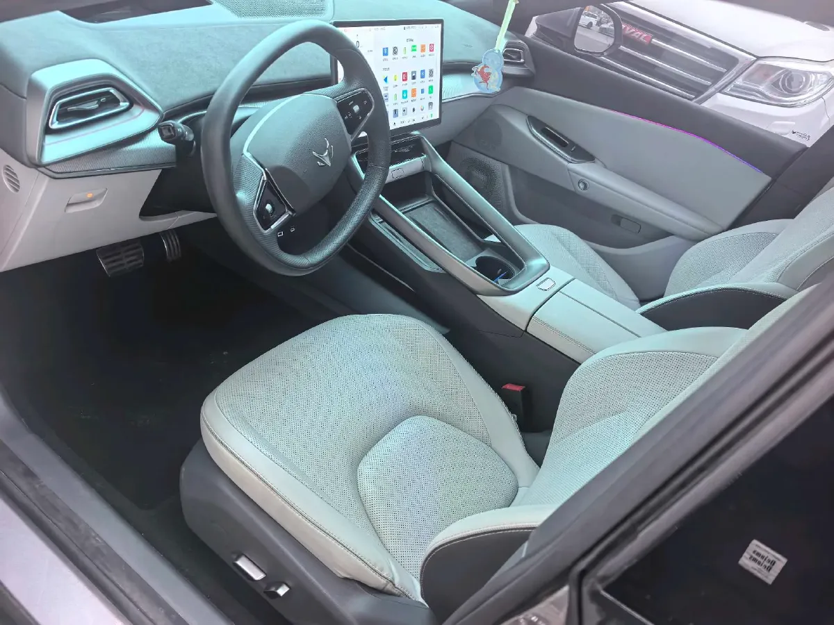 2024 ARCFOX αT5 BEV 79.2KWH,autocango,china used car exporter,china ev exporter,chinese used car exporter,chinese used ev exporter