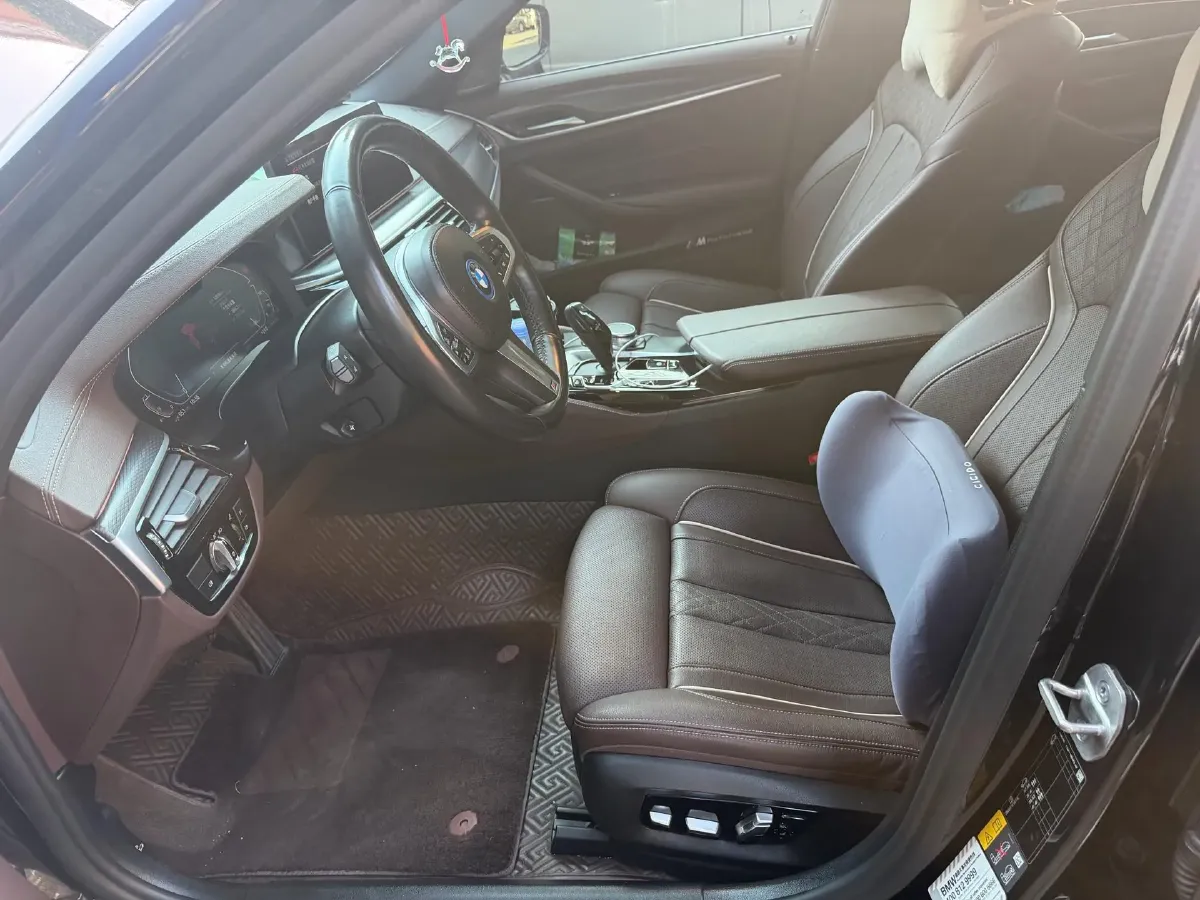 2022 BMW 5 Series 2.0T 184HP L4 8AT PHEV 17.7KWH,autocango,china used car exporter,china ev exporter,chinese used car exporter,chinese used ev exporter