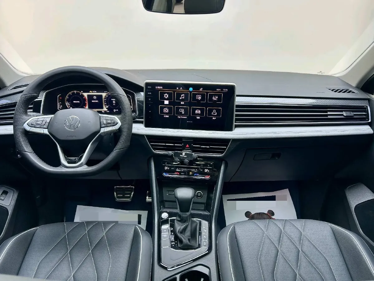 2024 Volkswagen Tiguan L 2.0T 186HP L4 7DCT,autocango,china used car exporter,china ev exporter,chinese used car exporter,chinese used ev exporter