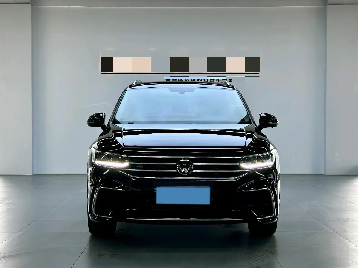 2024 Volkswagen Tiguan L 2.0T 186HP L4 7DCT,autocango,china used car exporter,china ev exporter,chinese used car exporter,chinese used ev exporter