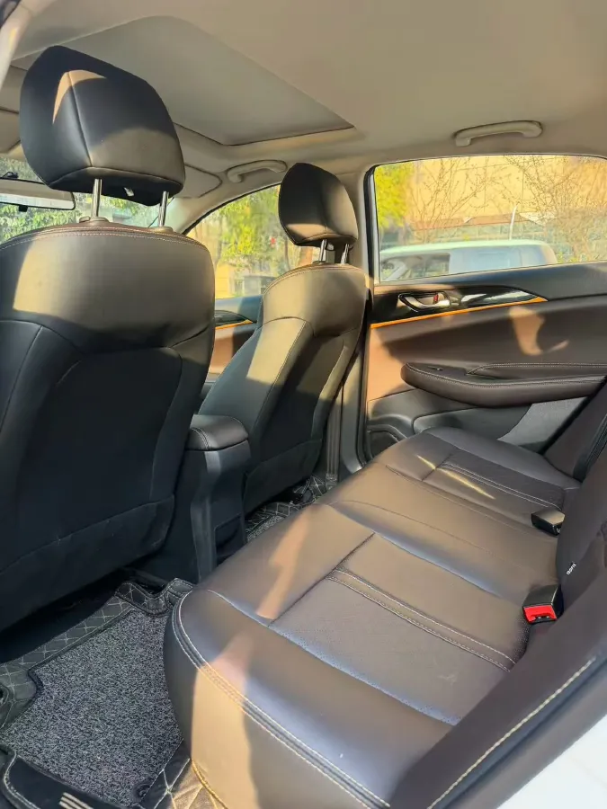 2019 ChangAn Eado DT 1.6L 125HP L4 5MT,autocango,china used car exporter,china ev exporter,chinese used car exporter,chinese used ev exporter