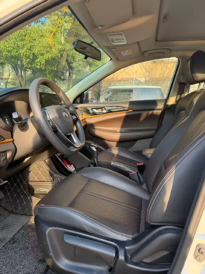 2019 ChangAn Eado DT 1.6L 125HP L4 5MT,autocango,china used car exporter,china ev exporter,chinese used car exporter,chinese used ev exporter