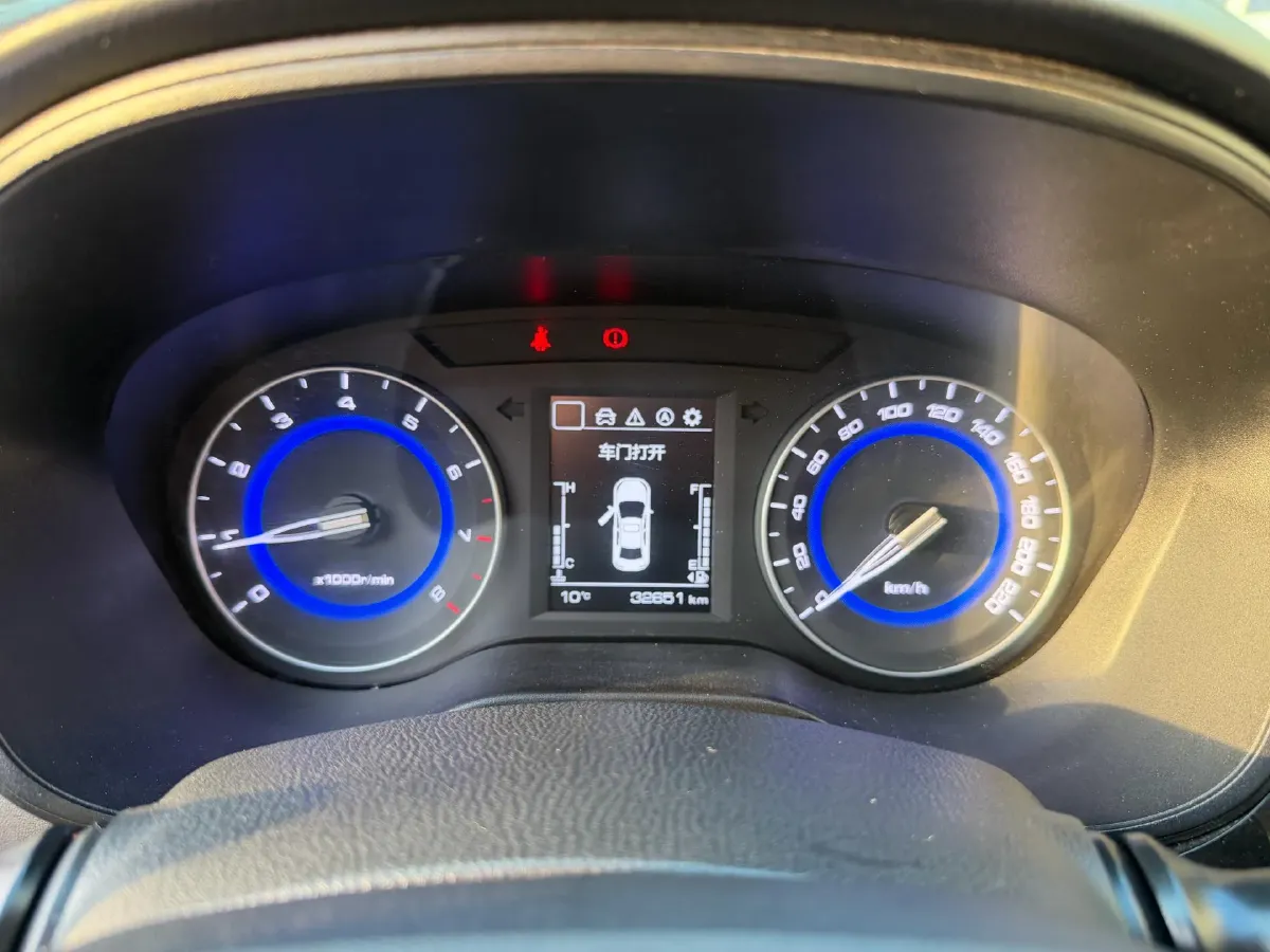 2019 ChangAn Eado DT 1.6L 125HP L4 5MT,autocango,china used car exporter,china ev exporter,chinese used car exporter,chinese used ev exporter