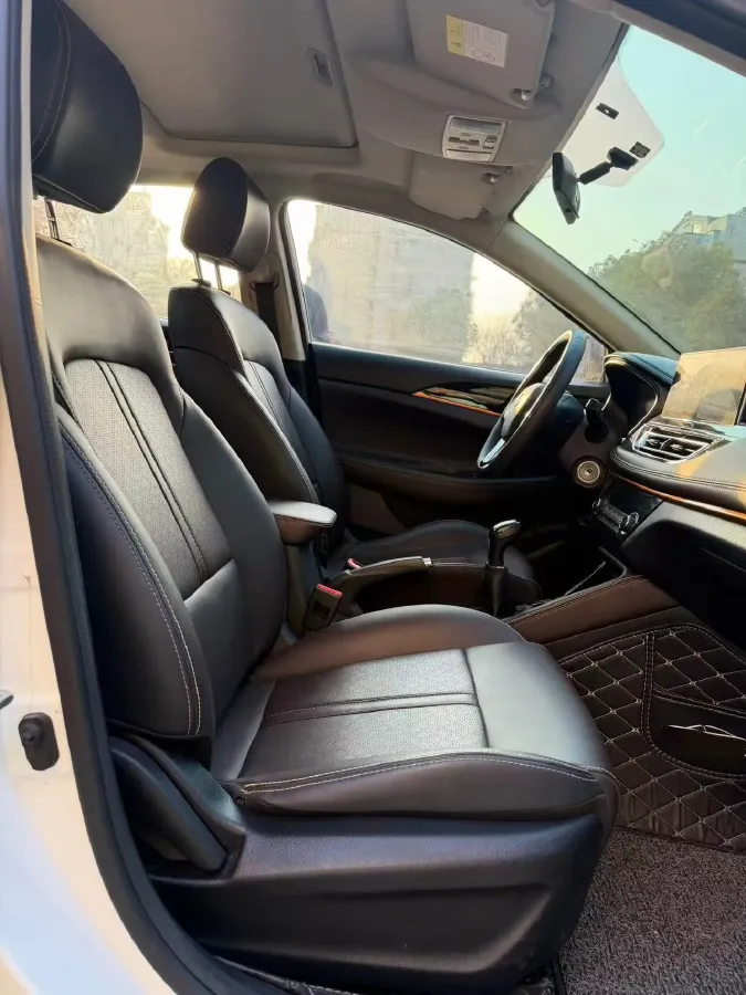 2019 ChangAn Eado DT 1.6L 125HP L4 5MT,autocango,china used car exporter,china ev exporter,chinese used car exporter,chinese used ev exporter