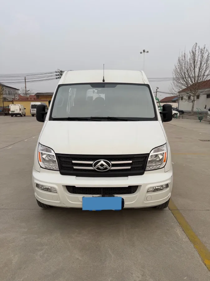2021 MAXUS XinTu V80 2.0T 139HP L4 6MT,autocango,china used car exporter,china ev exporter,chinese used car exporter,chinese used ev exporter