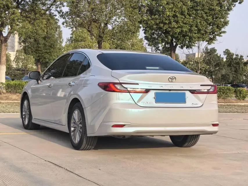 2024 Toyota Camry 2.0L 152HP L4 E-CVT Hybrid,autocango,china used car exporter,china ev exporter,chinese used car exporter,chinese used ev exporter