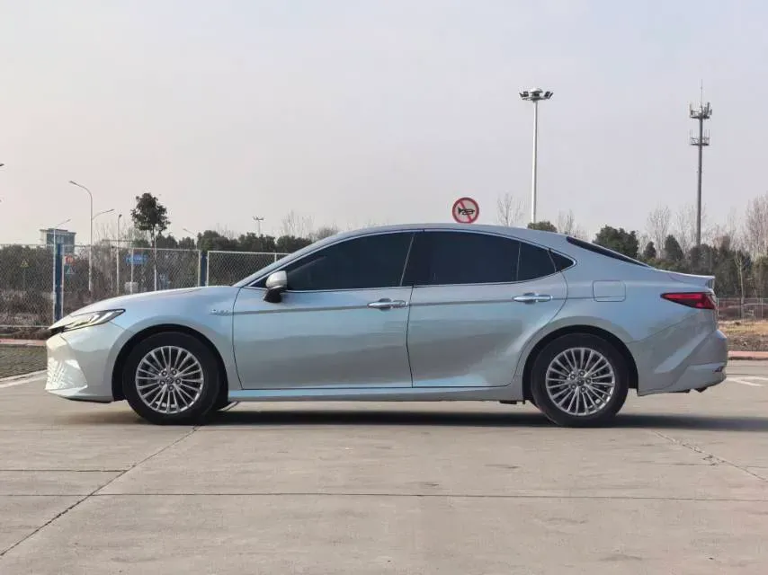 2024 Toyota Camry 2.0L 152HP L4 E-CVT Hybrid,autocango,china used car exporter,china ev exporter,chinese used car exporter,chinese used ev exporter