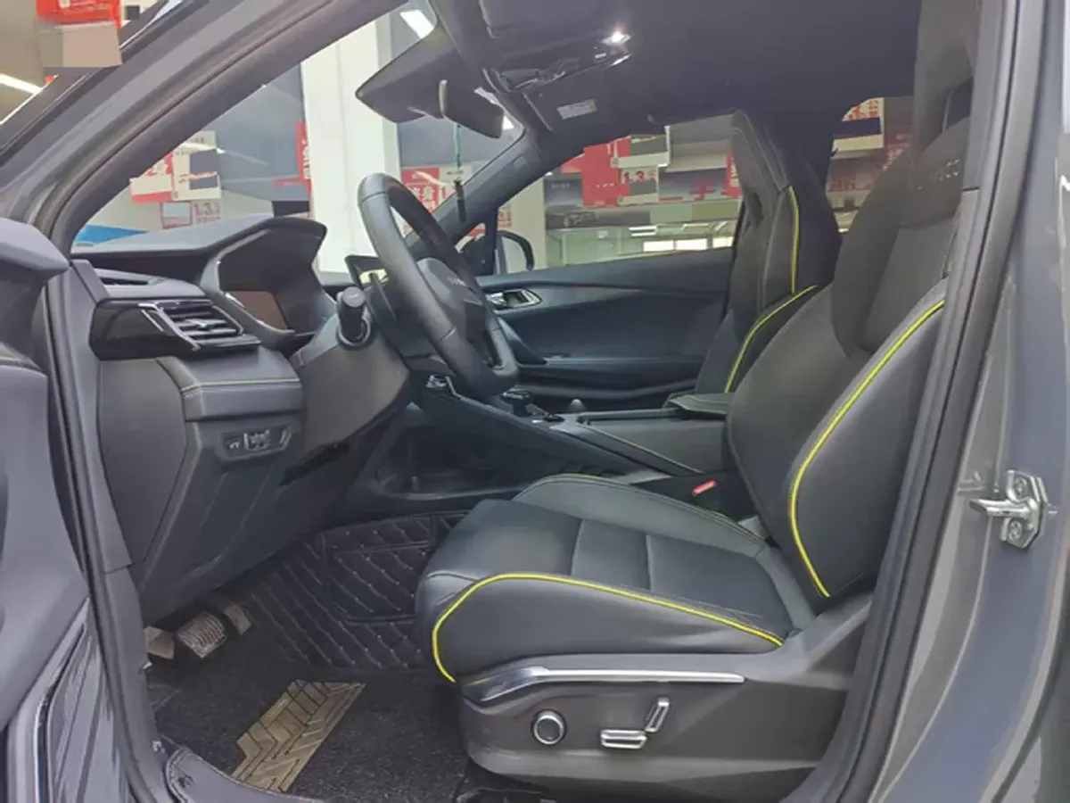 2023 LYNK&CO 06 1.5T 181HP L4 7DCT,autocango,china used car exporter,china ev exporter,chinese used car exporter,chinese used ev exporter